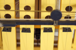 Der Bogen streicht über die Saiten